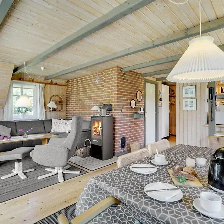 Hakun - 4km From The Sea By Interhome *